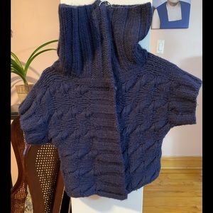 Gap hand knit crop sweater  navy blue size - xs